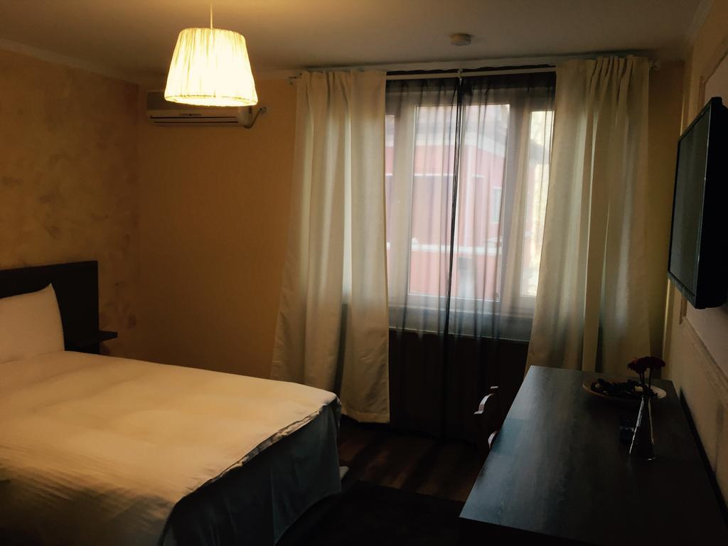 Hotel Mic Bükreş Oda fotoğraf